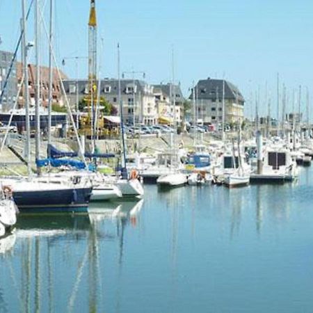 Charming Apartment In Courseulles Sur Mer Near Seabeach Exterior foto