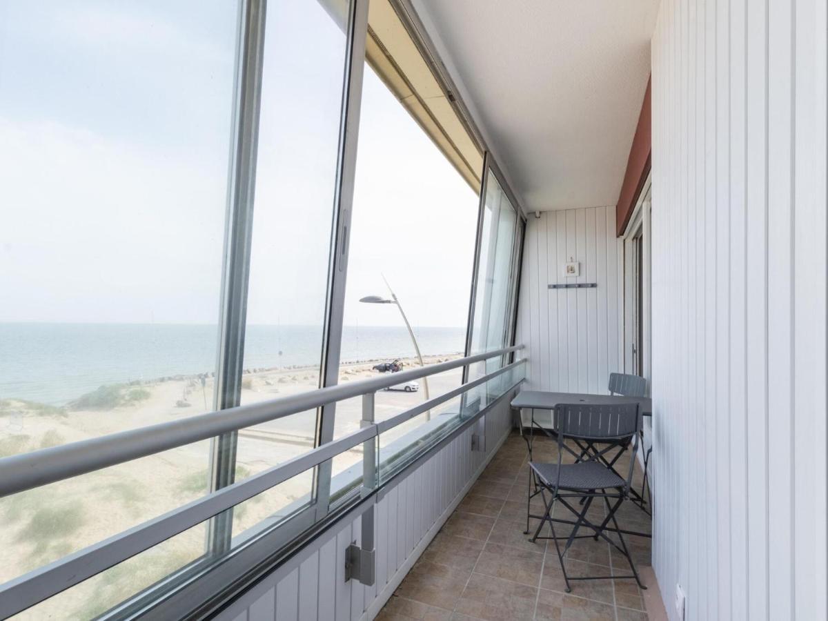 Charming Apartment In Courseulles Sur Mer Near Seabeach Exterior foto